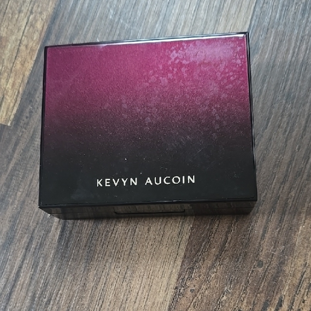 Kevyn Aucoin Deep Red and Black Compact